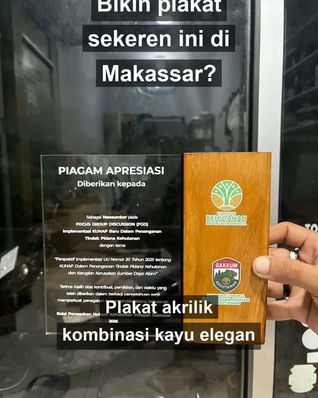 Plakat akrilik
